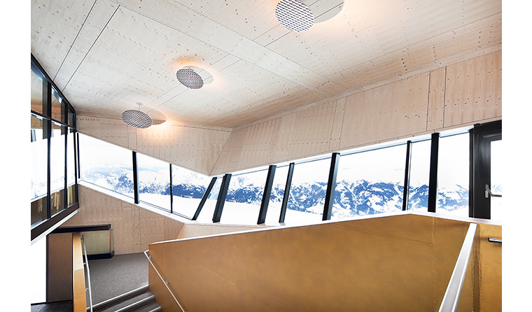 Gipfelrestaurant_Weisshorn_Arosa_Schweiz_Tilla_Theus_2