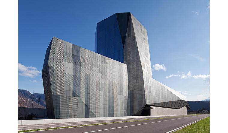 Salewa_Headquarters_Bozen_Suedtirol_Buerogebaeude